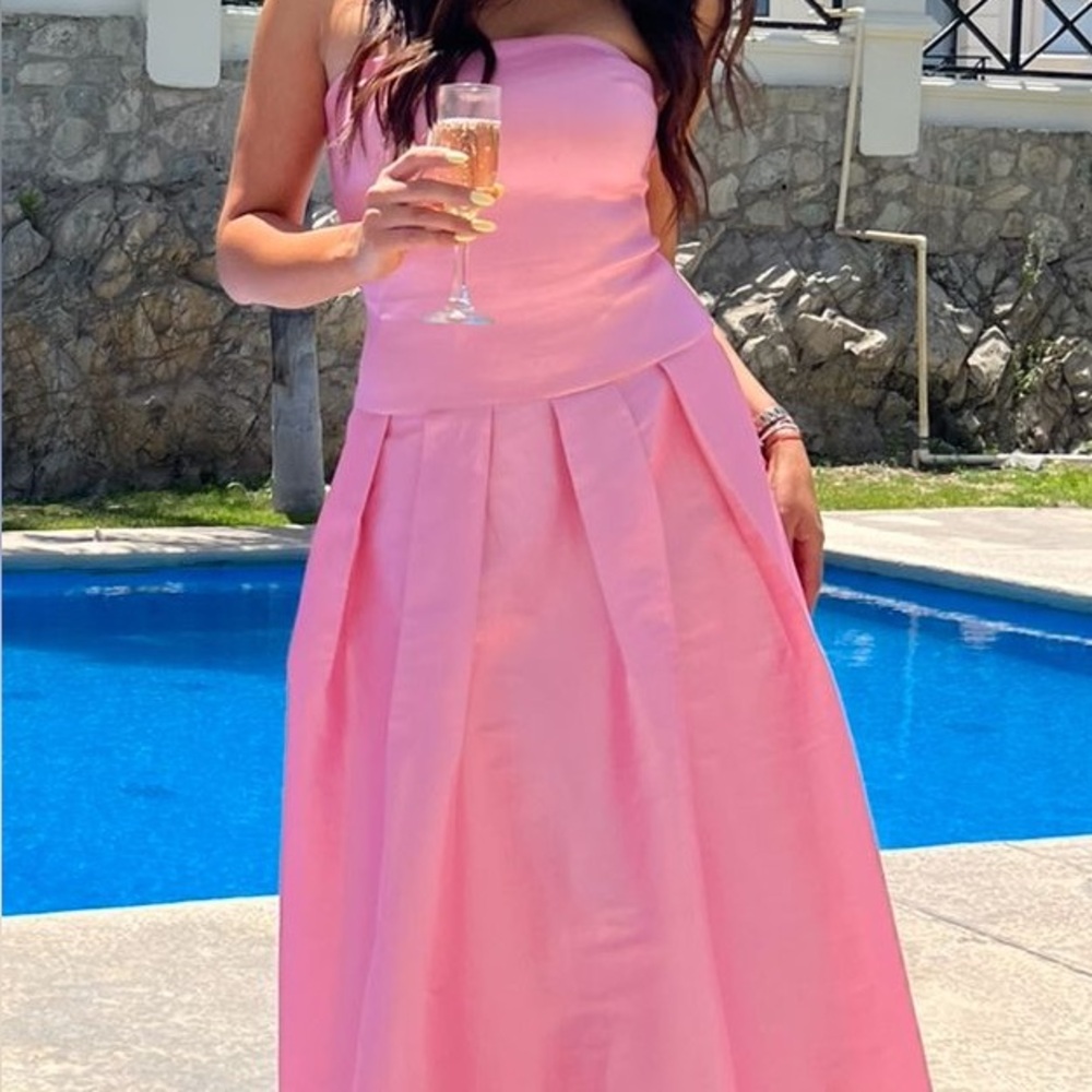 Elegant Pink Strapless Dress - Picture 2 of 2
